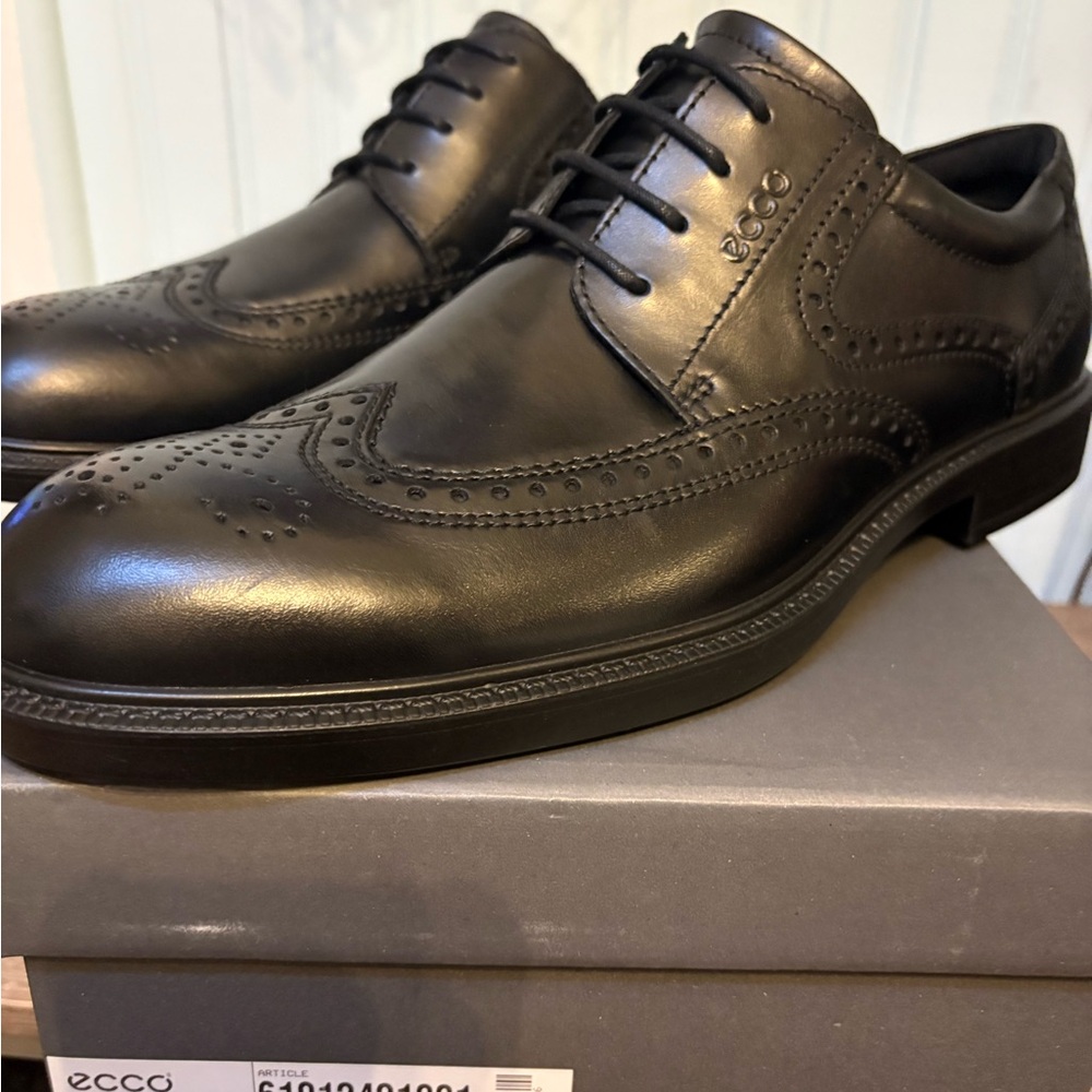 Ecco Men's Classic Black Leather Oxfords